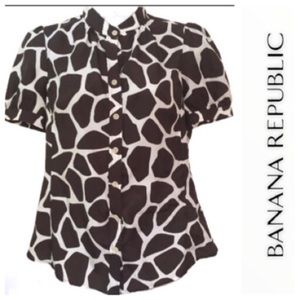 Banana Republic giraffe
print blouse size small